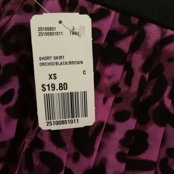 FOREVER 21 Animal Print Pleated Skirt NWT - Picture 5 of 6